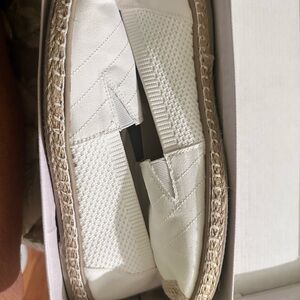 Chic White Espadrille Flats